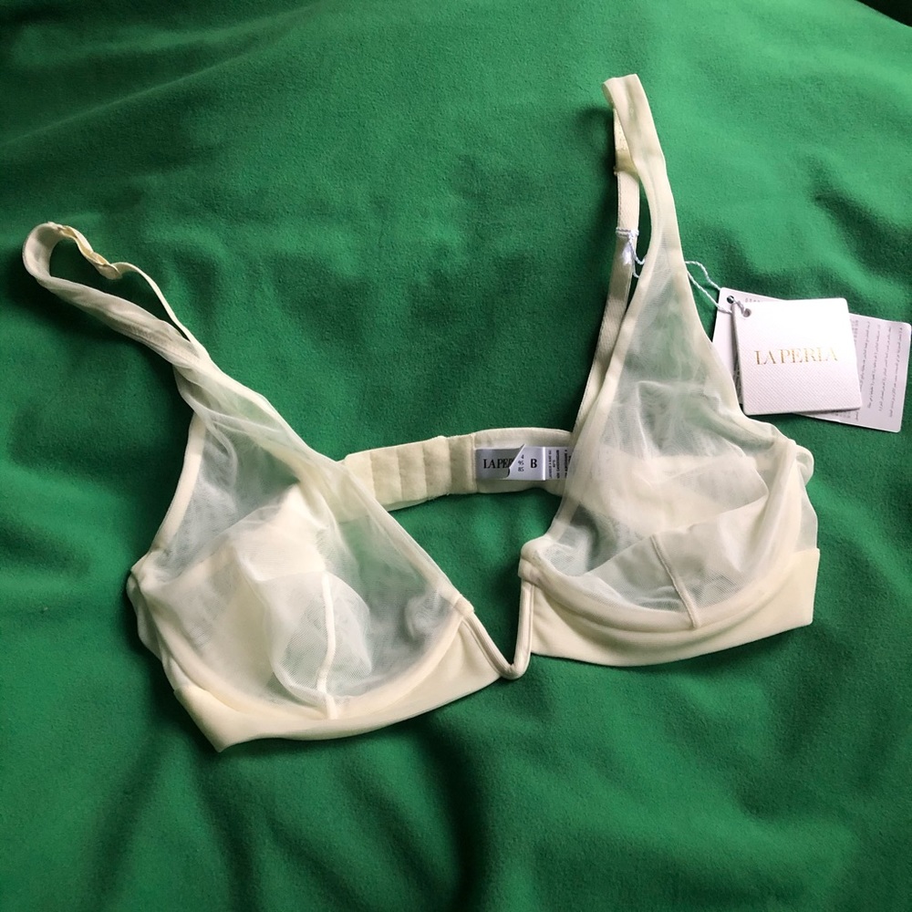 La Pera white mesh bra